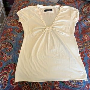 Like new short sleeve t-shirt